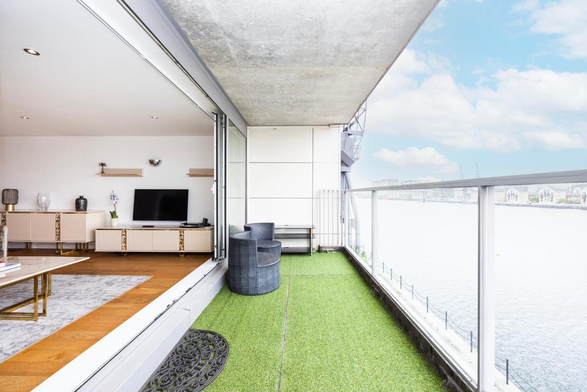 Austin David Executive Excel Apartment Лондон Екстериор снимка