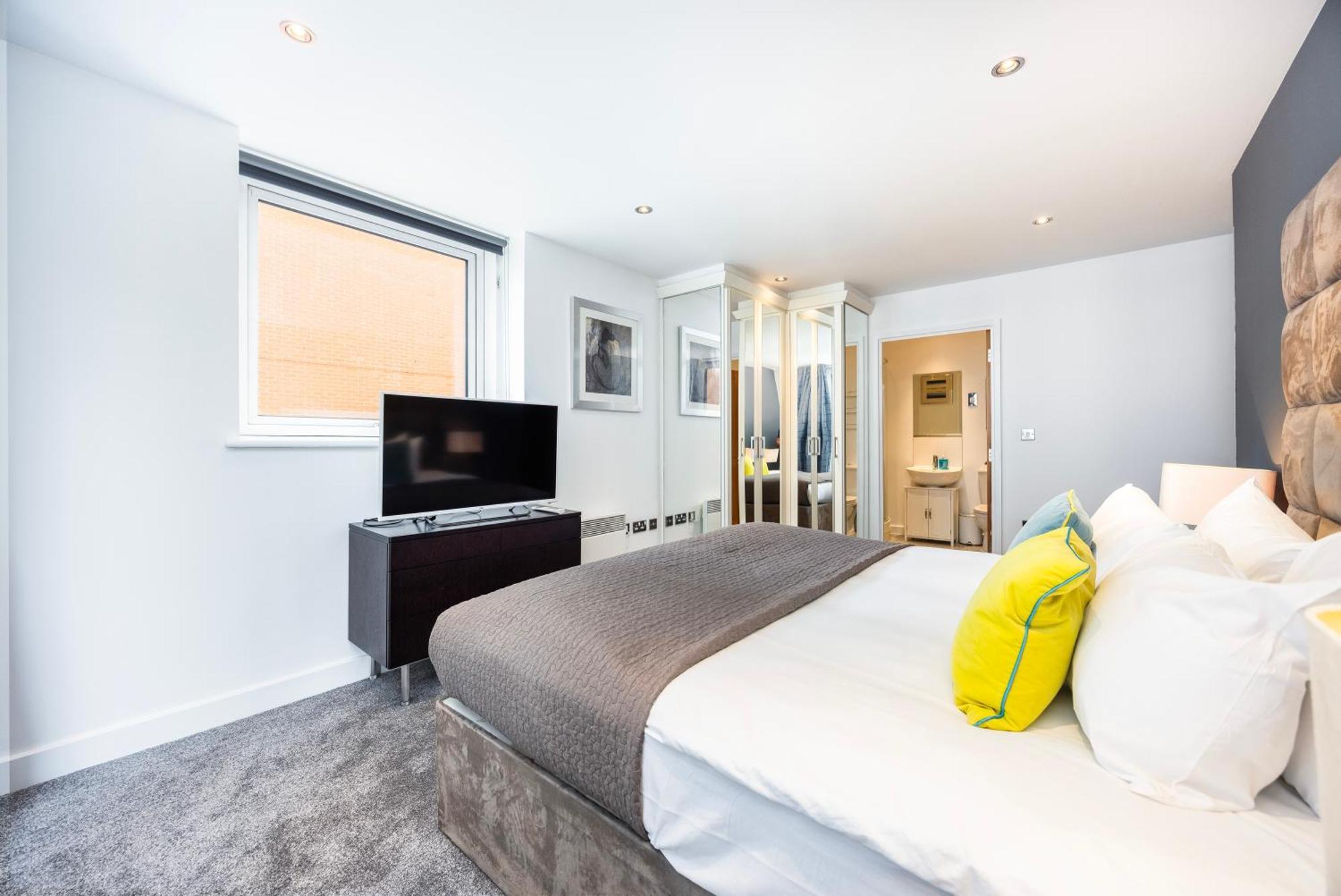 Austin David Executive Excel Apartment Лондон Екстериор снимка