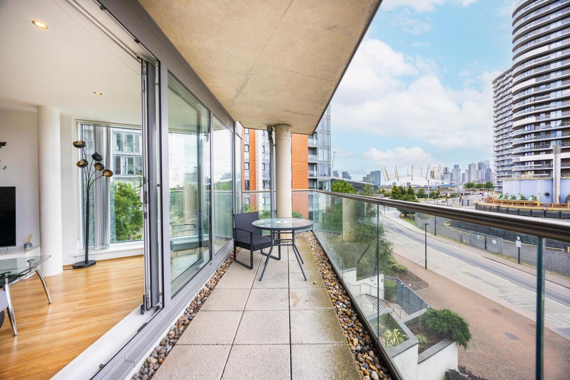 Austin David Executive Excel Apartment Лондон Екстериор снимка