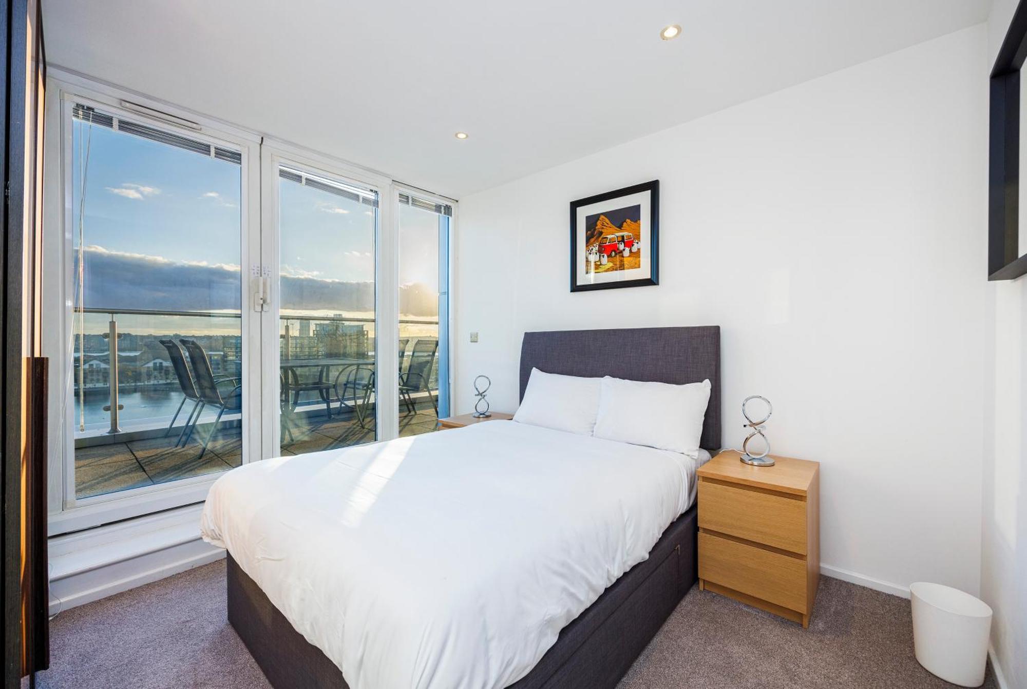 Austin David Executive Excel Apartment Лондон Екстериор снимка