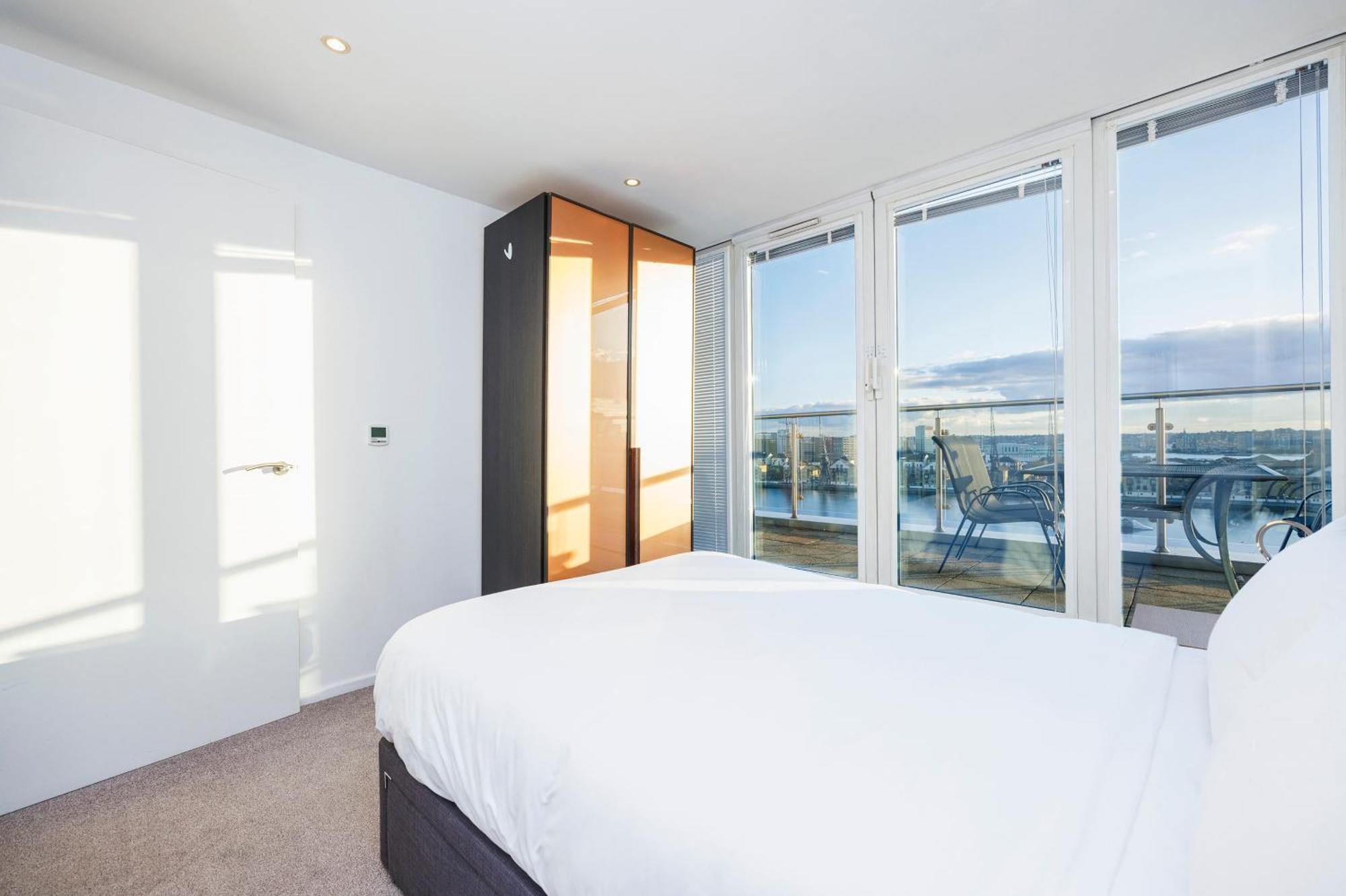 Austin David Executive Excel Apartment Лондон Екстериор снимка