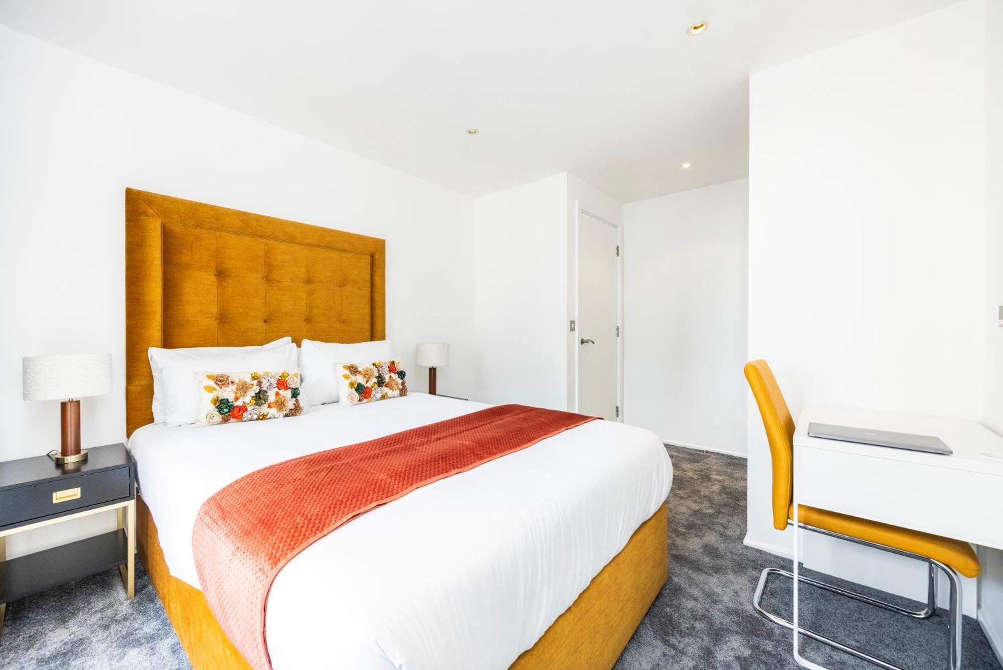 Austin David Executive Excel Apartment Лондон Екстериор снимка